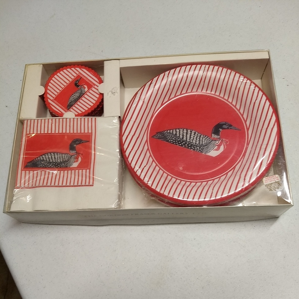 Loon Design Gordon Fraser 76 PC Hostess Box Set Plates /Napkin /Coasters BLK/RED